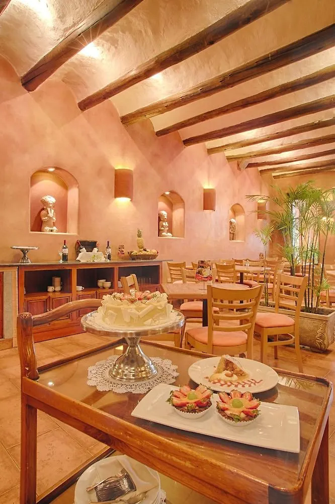 Hotel Rio Amazonas Quito 4*,
