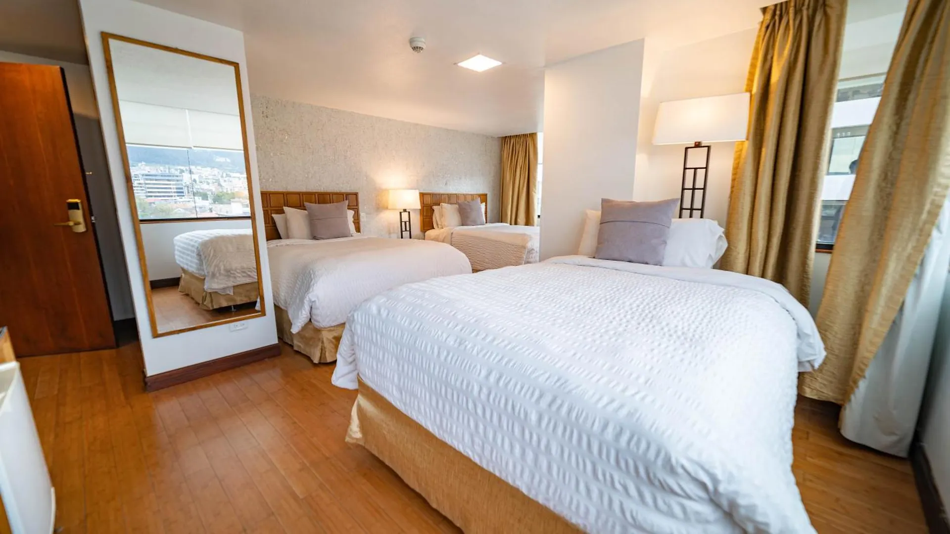 Hotel Rio Amazonas Quito Ecuador