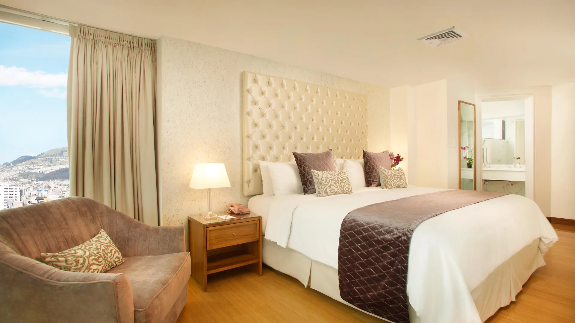 Hotel Rio Amazonas Quito Ecuador